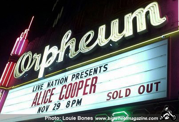 Alice Cooper at the Orpheum Theatre - Los Angeles, CA - November 29, 2012